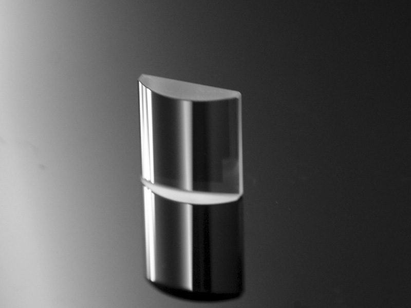 cylindrical-lens